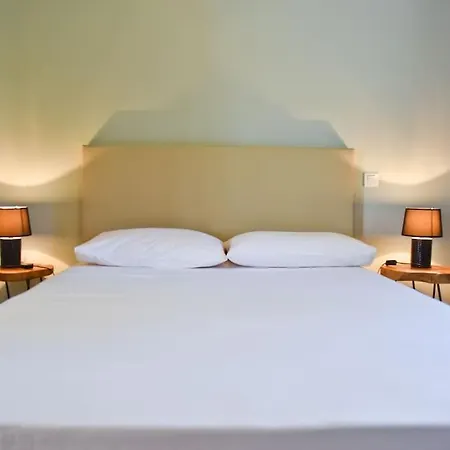 Terrasse Panoramique Ensoleillee Avec Vue Farinole