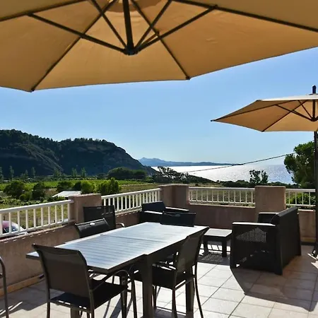 Terrasse Panoramique Ensoleillee Avec Vue Mer Farinole