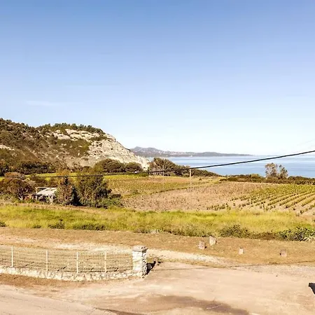 Terrasse Panoramique Ensoleillee Avec Vue Mer *